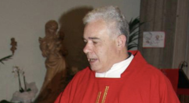 Dopo 12 anni di reclusione in carcere, Don Giorgio Panini è uscito. L'ex parroco ha dovuto rispondere dell'omicidio del su amico che lo ospitava in casa da 15 anni, del ferimento della moglie e del figlio di quest'ultimo