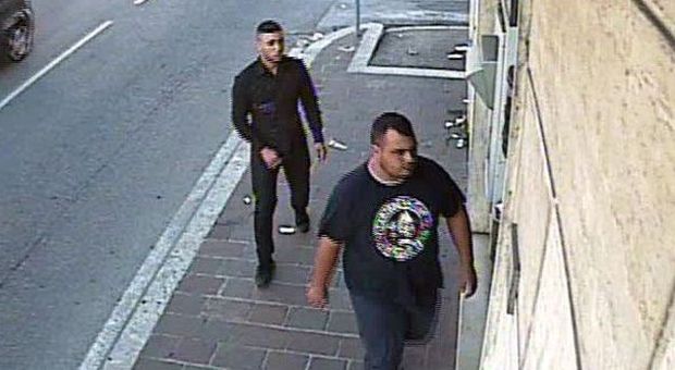 Due rapinatori in azione ​Appello per identificarli
