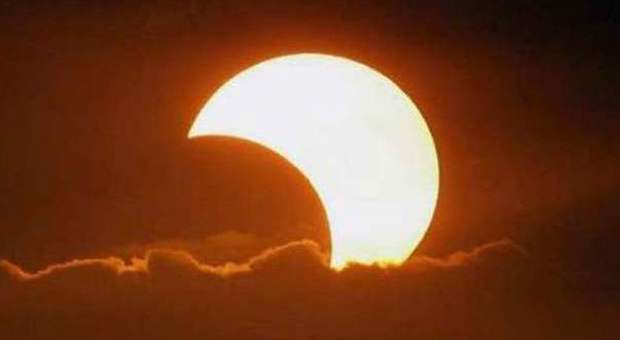 Un'eclissi parziale di Sole