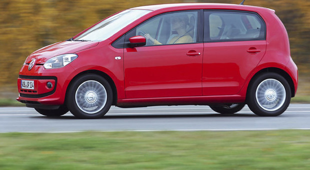 La Volkswagen Ecoup! impegnata nella prova su strada: autonomia 600 km