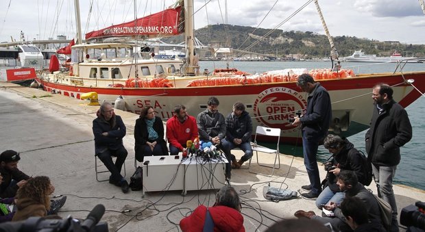 Migranti, resta sequestrata a Pozzallo la nave della Ong spagnola Proactiva