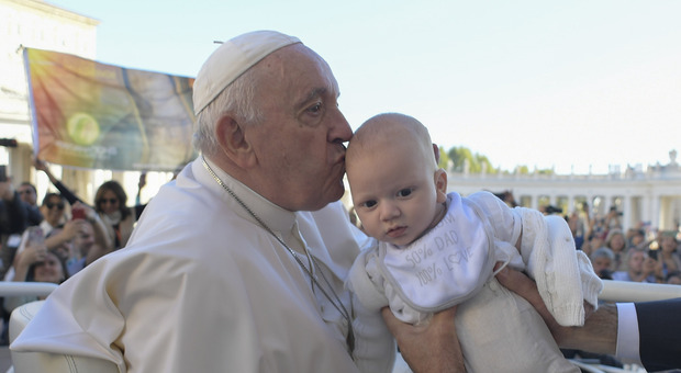 Papa Francesco celebra la grandezza del Concilio e critica le lacerazioni nella Chiesa: «Basta veleni»