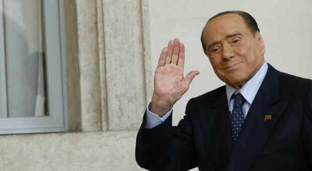 Il Consiglio ritrova il numero legale, sì alla via dedicata a Silvio Berlusconi