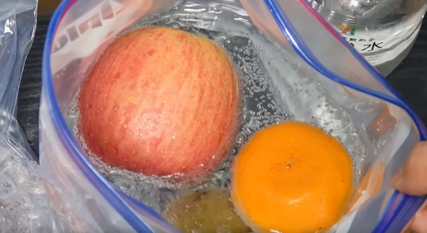 Come fare la frutta frizzante: la fresca idea per l'estate