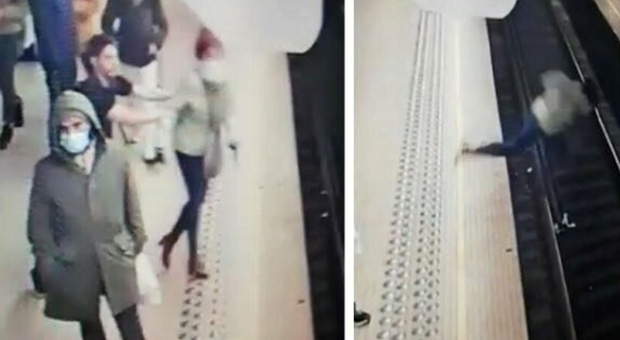 Donna spinta sui binari della metro mentre sta arrivando il treno: il video choc