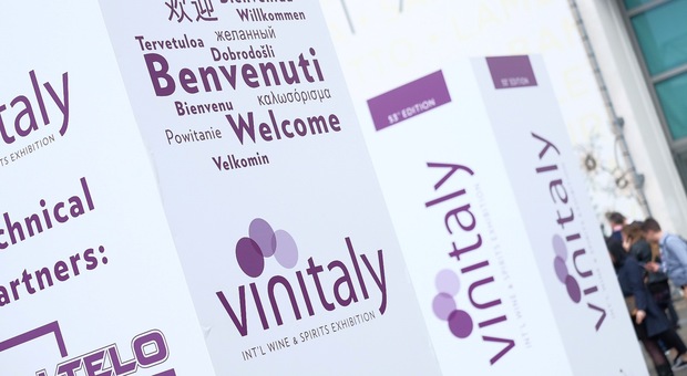 Vinitaly torna a Verona dopo due anni: cresce l'amore degli italiani per il vino, l'89% lo beve e cerca qualità