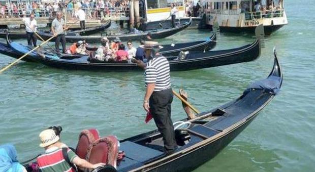 Gondolieri o guide per la città A Venezia abusivi anche su internet