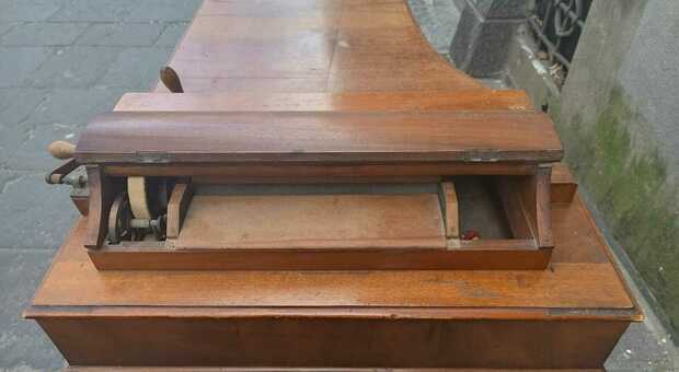 L'antico pianino napoletano in vendita