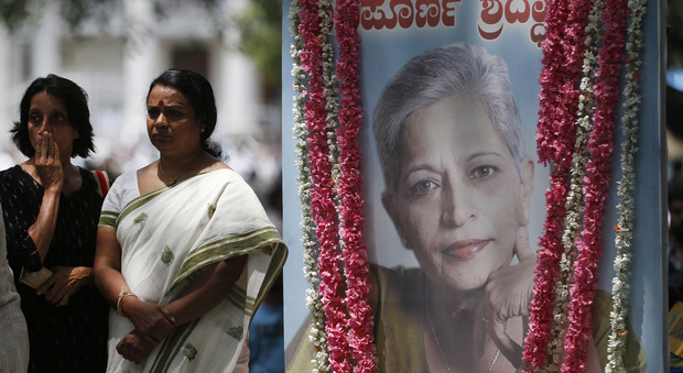 India, uccisa sotto casa la giornalista Gauri Lankesh che lottava contro le caste e i nazionalisti indù