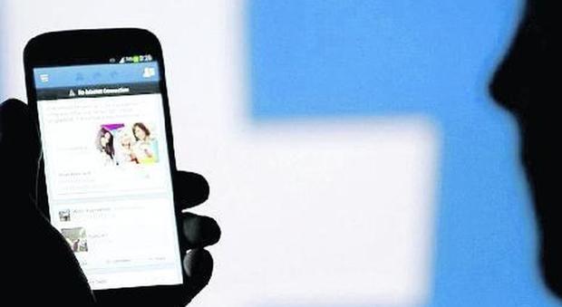 Gli esperti di Facebook: «Il social può far male, ci si chiude in se stessi»