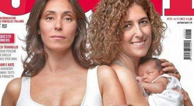 Coppia lesbo con due figlie si separa: per lo Stato una delle mamme non è nessuno
