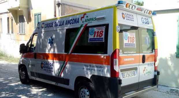 Ancona, sbalzato dal trattore e travolto, muore ad Ancona un uomo di 85 anni