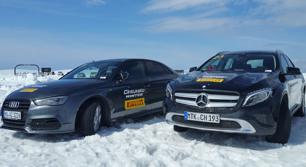 Il Pirelli Cinturrato Winter montato su un'Audi ed una Mercedes durante i test in Islanda