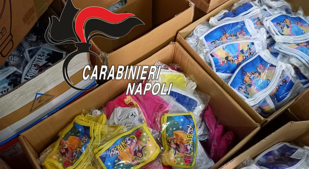 Covid, false mascherine per bambini: il deposito scoperto nel Vesuviano