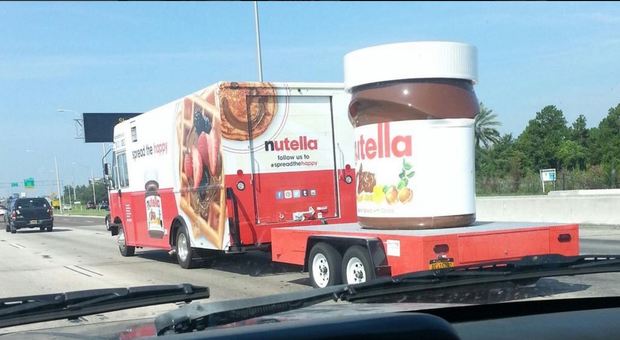 A1, camion di Nutella si ribalta all'altezza di Orvieto