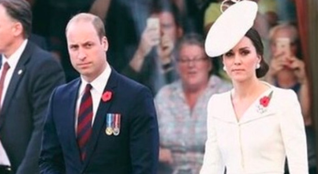 «Il principe William nasconde molta rabbia nell'ultima foto con la Royal Family»: ecco cosa rivela l'esperta