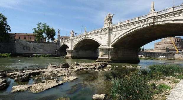 Corsa alle riserve d'acqua a Roma