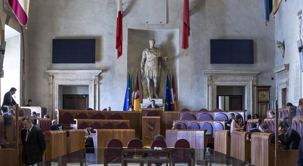 Roma, paralisi Campidoglio, ansia M5S. «Risorse del governo inutilizzate»