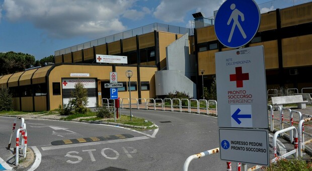 Dramma in ospedale a Ostia, infermiere si suicida: si è iniettato un mix di farmaci