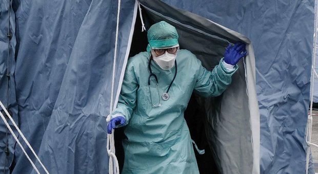 Coronavirus, la Cina sostiene l'Italia: in arrivo 100mila mascherine, tute, tamponi e ventilatori polmonari