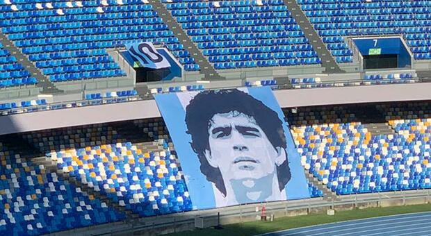 Napoli, in Curva B il volto di Diego: l'omaggio arriva dagli ultras del PSG