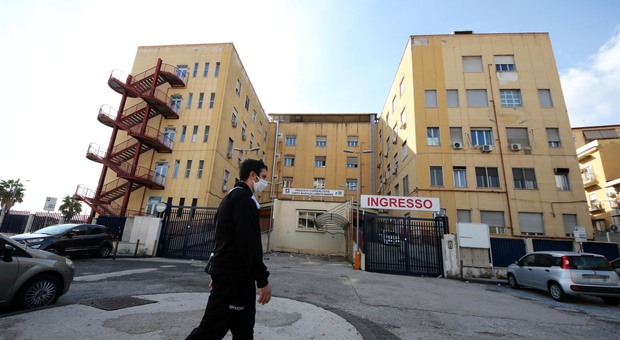 Covid a Napoli, la Regione: l'ospedale Loreto Mare torni Covid free, pronto soccorso al San Giovanni Bosco