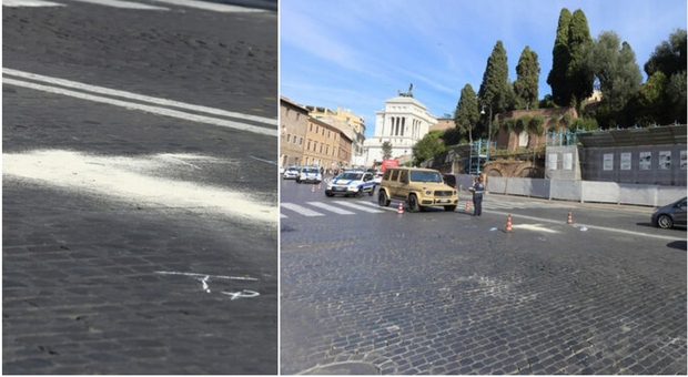 Roma, investita e uccisa mentre attraversa in via del Teatro Marcello: Laura Pessina aveva 58 anni. Gravissimo il marito