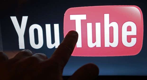 Youtube, stretta anti violenza contro l'odio task force «umana»
