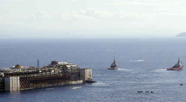 Concordia, il relitto in viaggio verso Genova