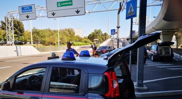 Roma, rubano nei duty-free dell'aeroporto: nei guai quattro passeggeri