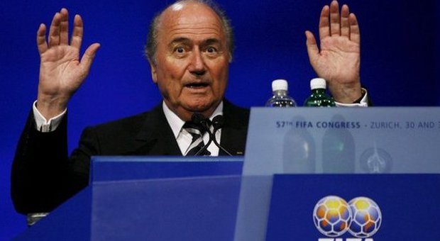 Fifa, Blatter rieletto presidente dopo il ritiro di Al Hussein