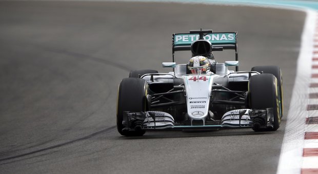 Nelle prime libere Hamilton davanti a Rosberg, vanno male le Ferrari