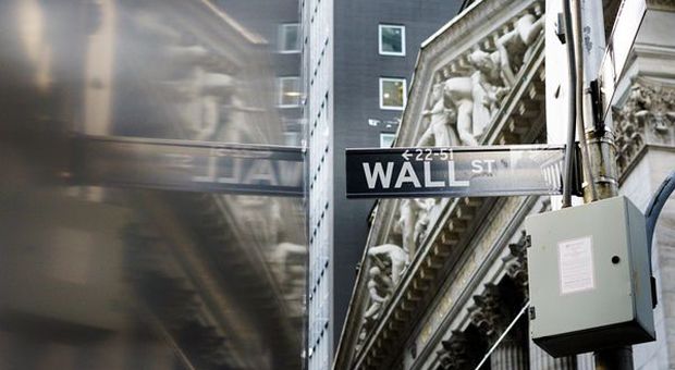 Wall Street a picco sui timori di una nuova crisi finanziaria