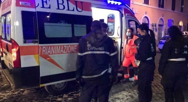 Roma, movida violenta: quindicenne ferita con cocci di bottiglia