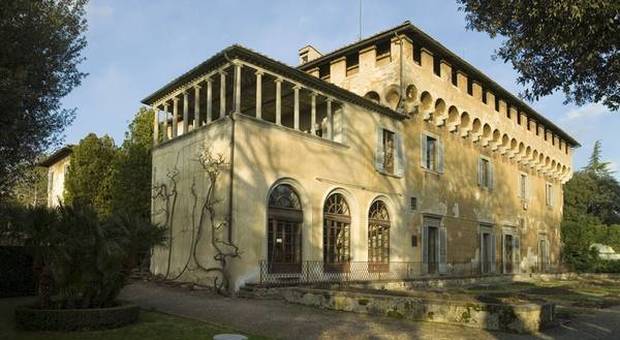 L'appello di Firenze a Lino Banfi: «Salvi dal degrado la villa di Lorenzo il Magnifico»