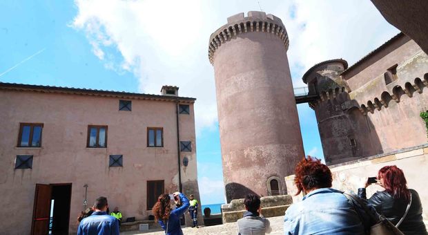 Santa Severa, San Valentino è più romantico nella torre dell'antico Castello affacciata sul mare
