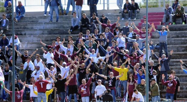 I tifosi del Fano al Mancini durante l’ultima partita dello scorso campionato contro il Matelica