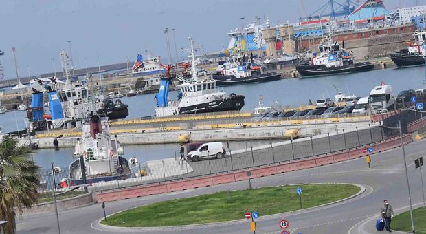 Le imprese del porto che lavorano nel comparto passeggeri sono in crisi