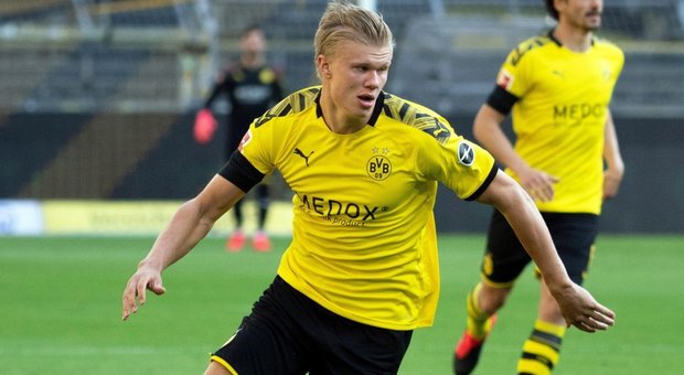 Borussia Dortmund, si ferma Haaland: distorsione al ginocchio
