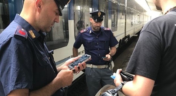 I nuovi smartphone Cat S60 per la polizia ferroviaria in Fvg