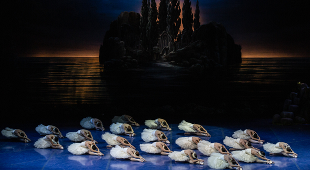 Il Lago dei Cigni, coreografia di Benjamin Pech