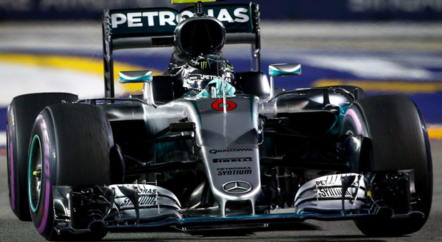 Nico Rosberg su Mercedes ha vinto il GP di Singapore