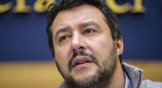 Salvini: «Castrazione chimica per lo schifoso». I sindacati: servono più controlli per strada