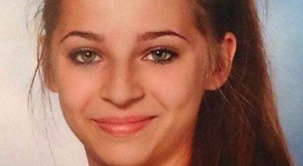"Tenta la fuga, uccisa di botte Samra la 17enne che si era unita all'Isis"