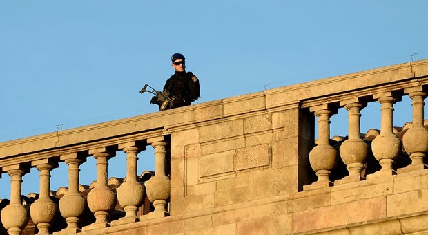Allarme terrorismo a Barcellona: «Possibile attacco tra Natale e Capodanno, caccia a un marocchino»