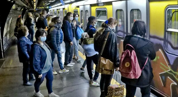 Trasporti, a Napoli orari pronti a cambiare dal 7 giugno ultima metro alle 23