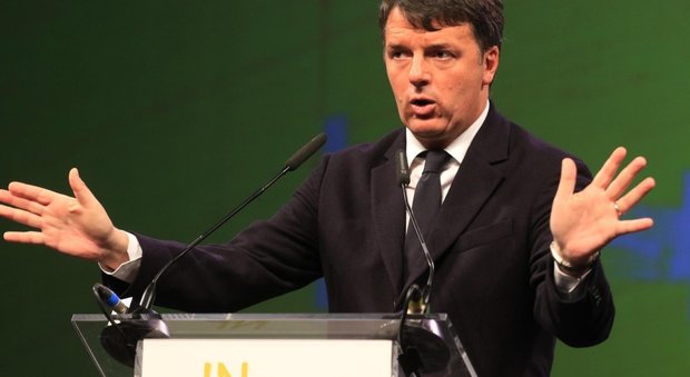 Fake news, Renzi attacca Lega e M5S: serve trasparenza. M5S: «Giochino New York Times e Buzzfeed apparecchiato su misura dal segretario Pd»