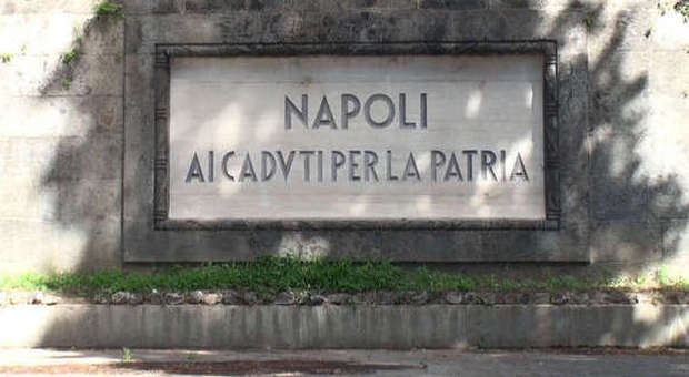 Napoli dimentica i suoi eroi, ecco lo stato di abbandono del Mausoleo di Posillipo