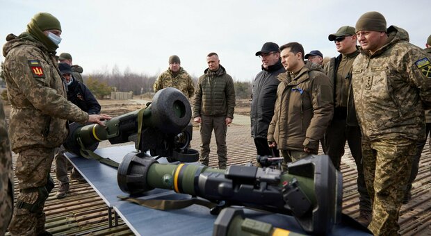 Ucraina, Londra invia missili terra-aria Starstreak a Kiev: «Bombardamenti criminali della Russia, devono difendersi»