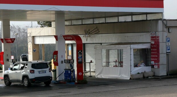Un distributore di benzina